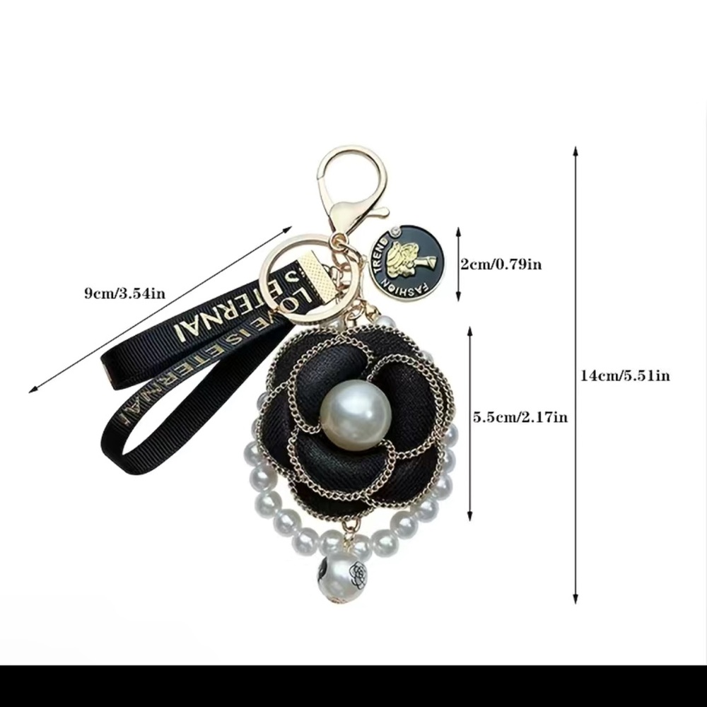 NWT Flower Pearl Elegant Keychain or Handbag Charm no matter how you wear it 🔥 - Picture 3 of 14
